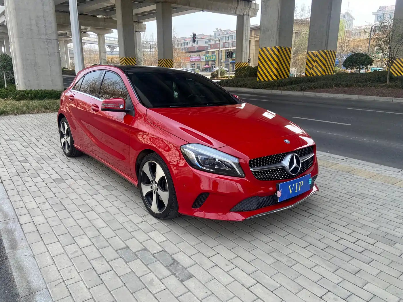 Mercedes-Benz A-Class (Import) 2016 A 200 Fashion фото 4