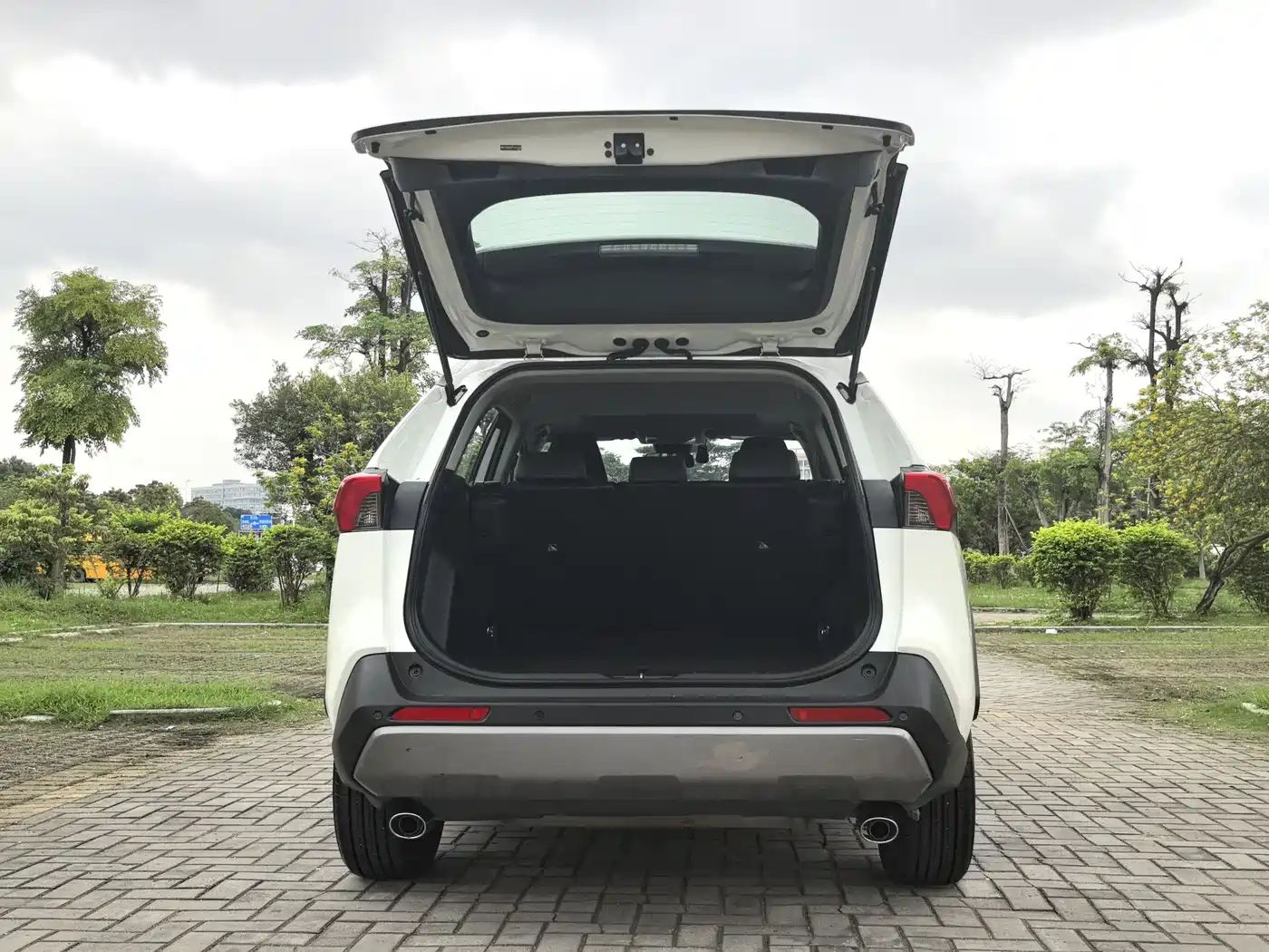 Toyota RAV4 Rongfang 2020 2.0L CVT 2WD Fashion PLUS фото 8