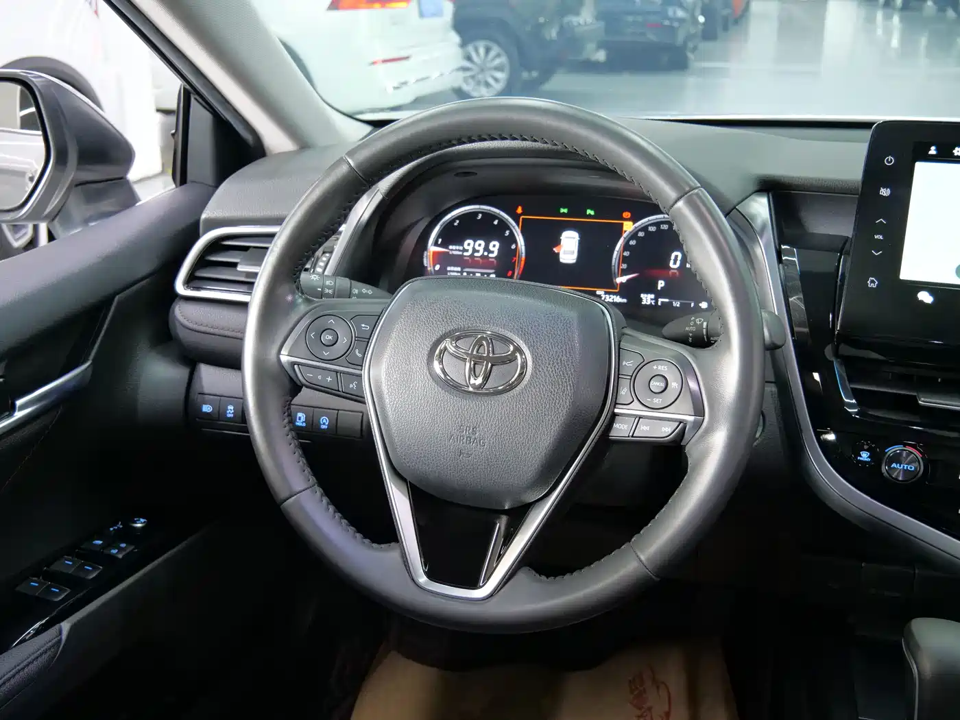 Toyota Camry 2021 2.5G Luxury Edition фото 14