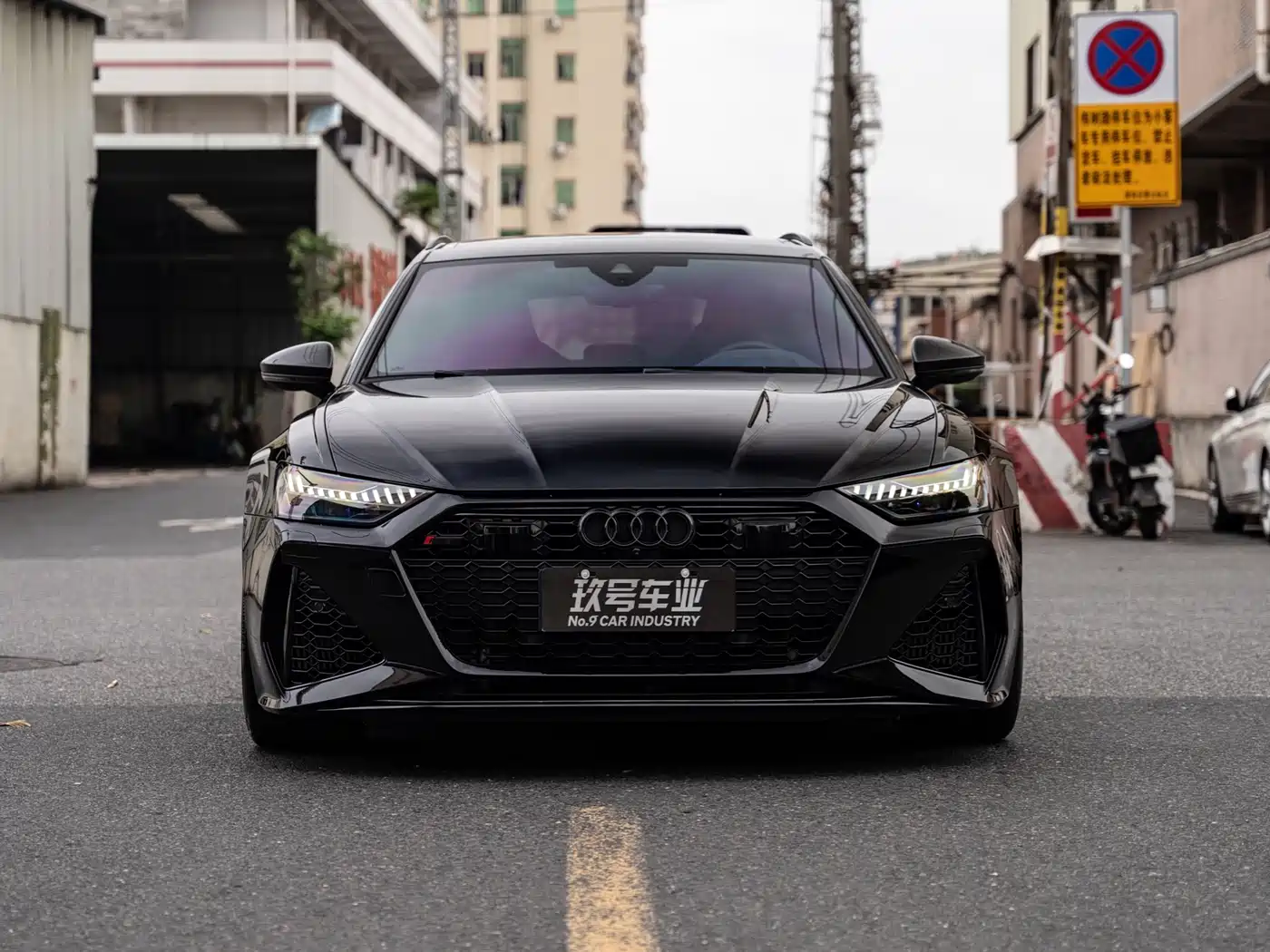 AUDI RS 6