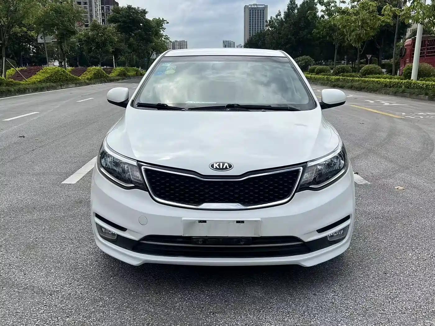 Kia K2 2015 Sedan 1.4L MT GLS фото 2