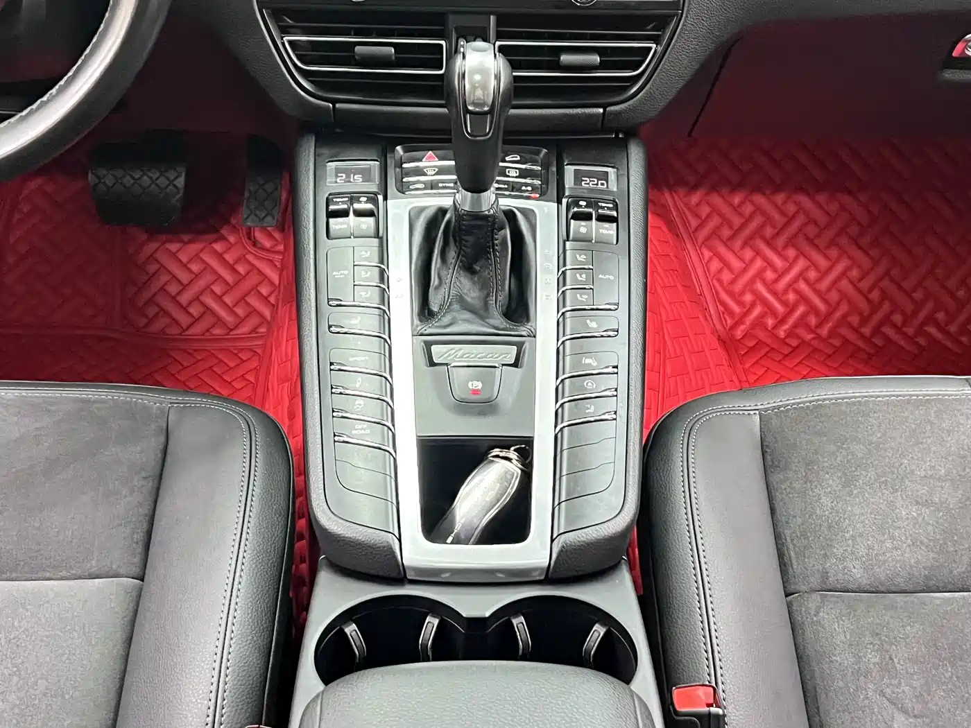 Porsche Macan 2020 Macan 2.0T фото 25