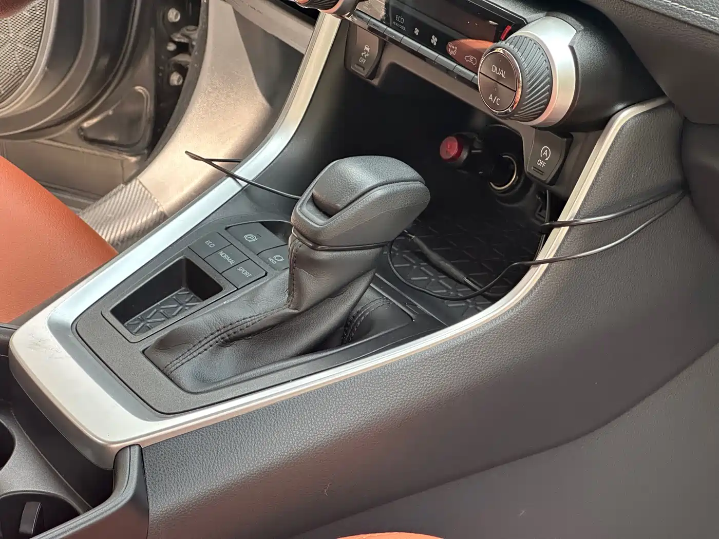 Toyota RAV4 Rongfang 2020 2.0L CVT 2WD Trend Edition фото 18