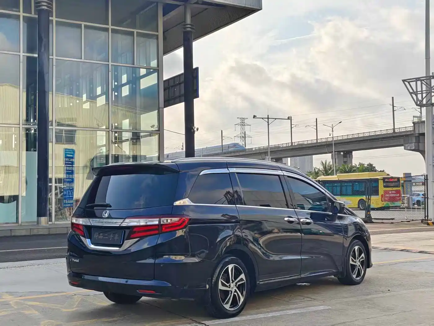 Photo 9 - Honda Odyssey