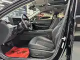 Photo 7 - Hyundai Sonata