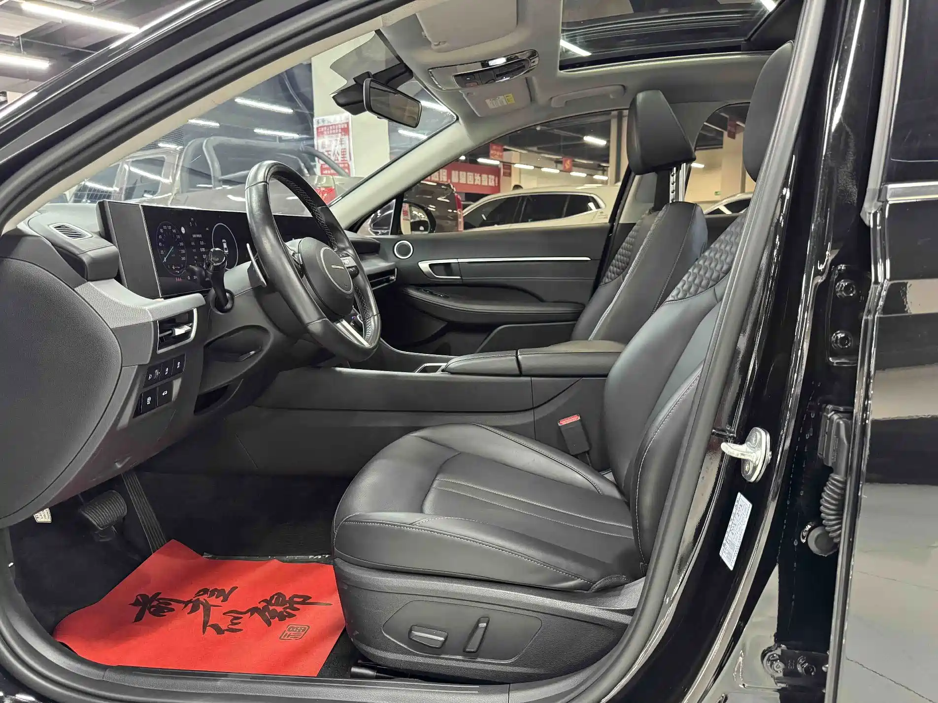 Photo 7 - Hyundai Sonata