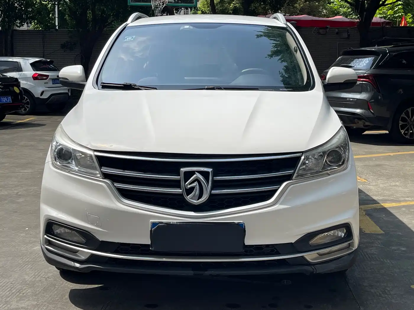 Baojun 730 2020 2019 1.5T CVT Fashion Edition 7-Seater China VI