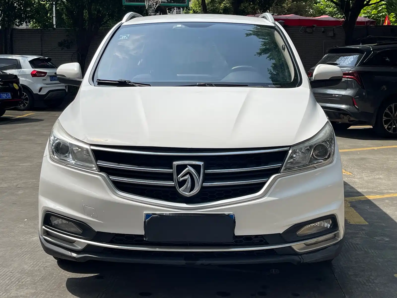 Фото 2 - Baojun 730