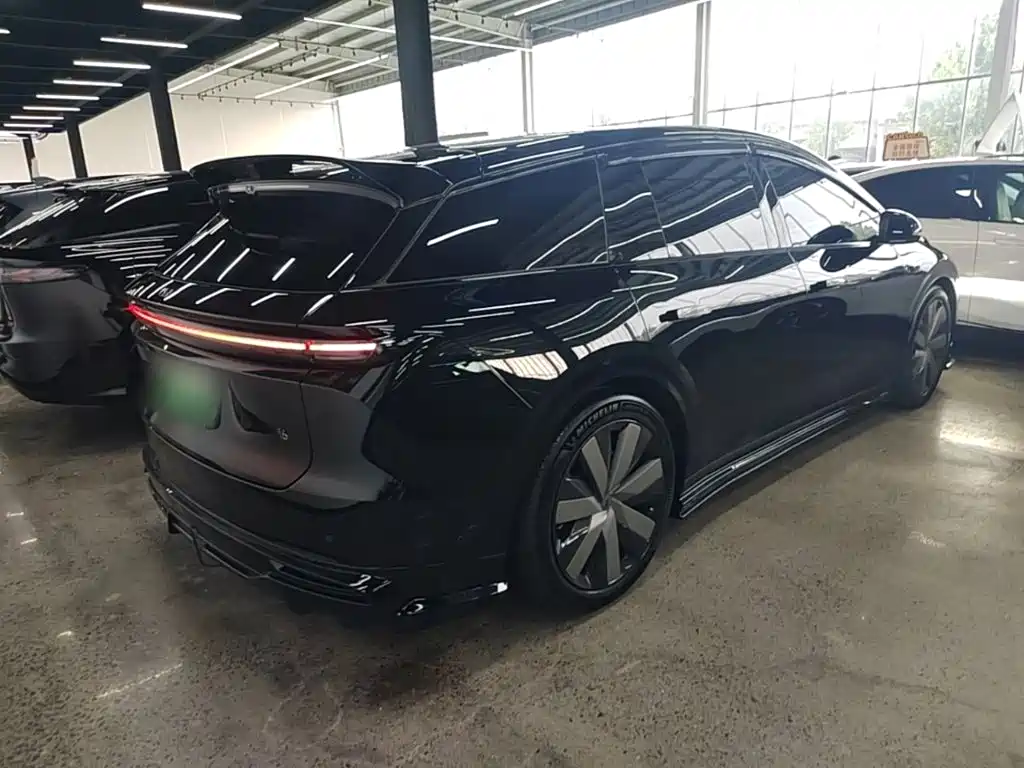 Li Auto i6 2026 2025 4WD Base Model