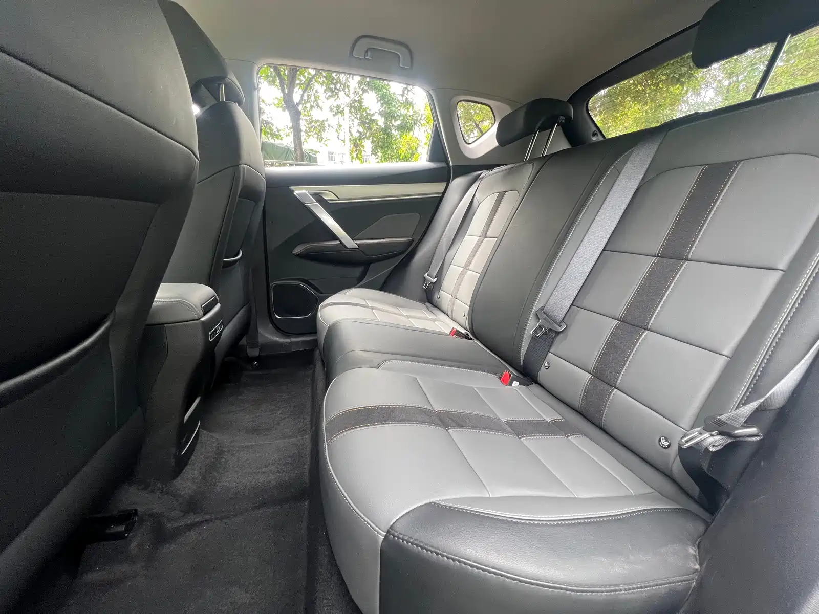 Фото 6 - Geely Coolray