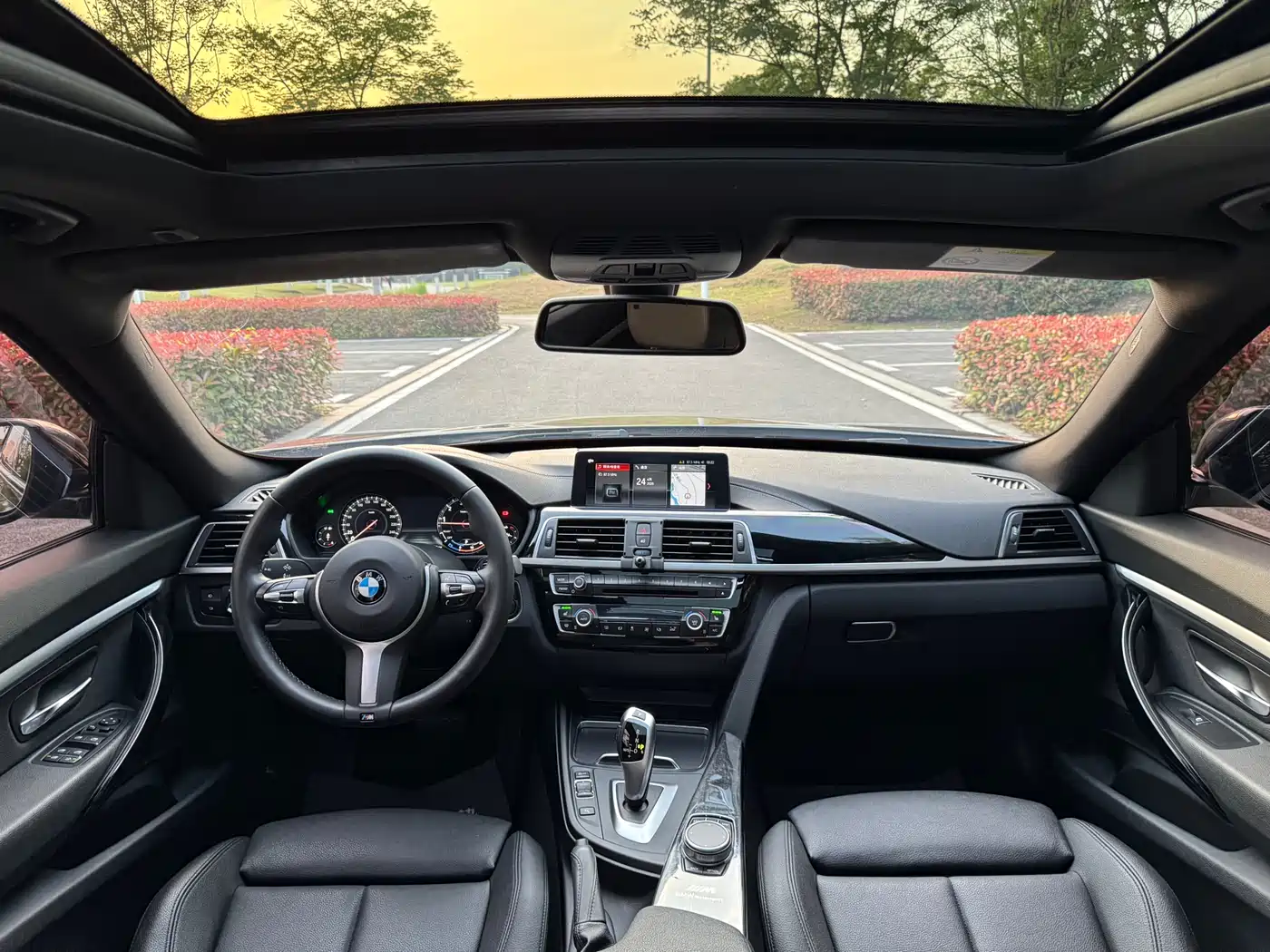 BMW 3 Series GT 2020 320i M Sport Package фото 14