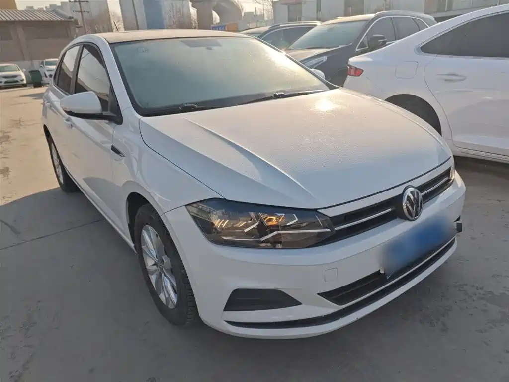 Volkswagen Polo 2019 Plus 1.5L Automatic Colorful Tech Edition фото 4