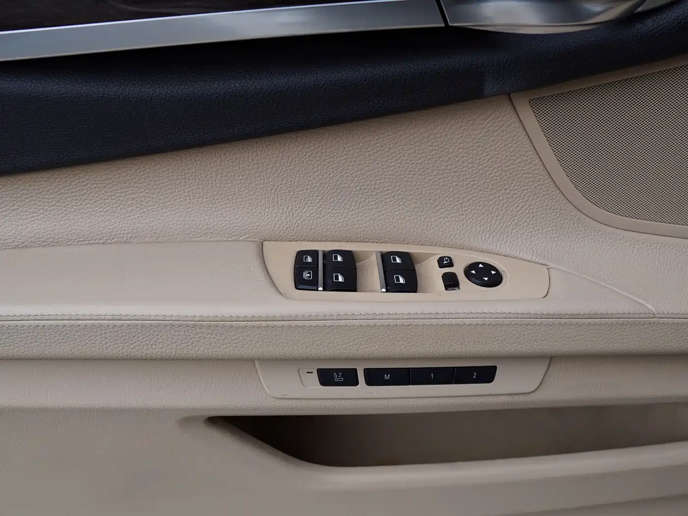 BMW 7 Series 2009 750Li Luxury фото 20