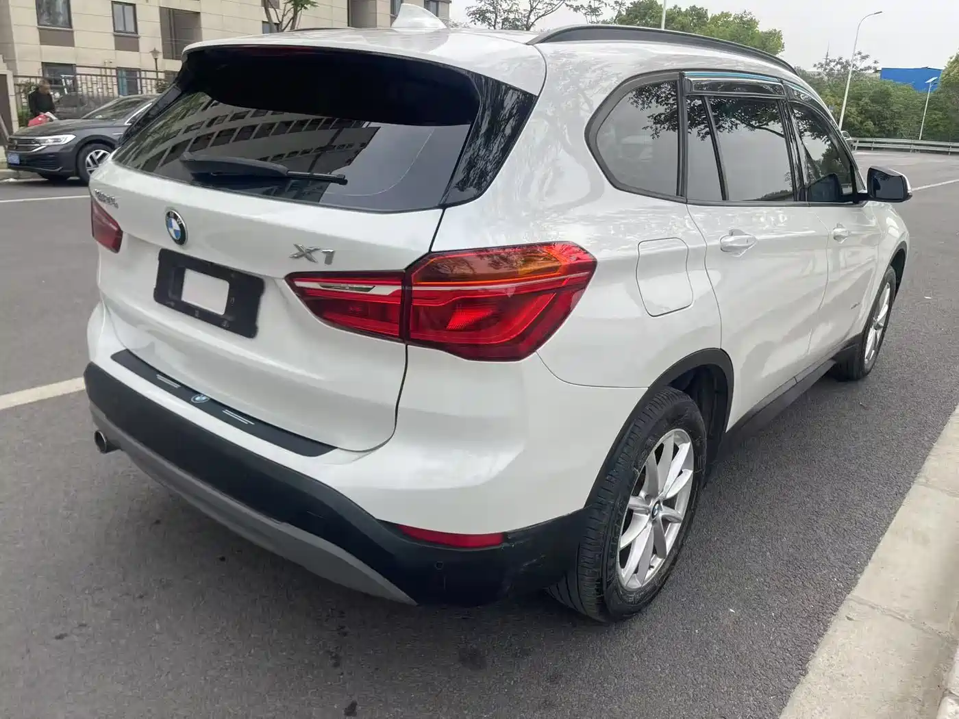BMW X1 2018 sDrive18Li Premium Model фото 8