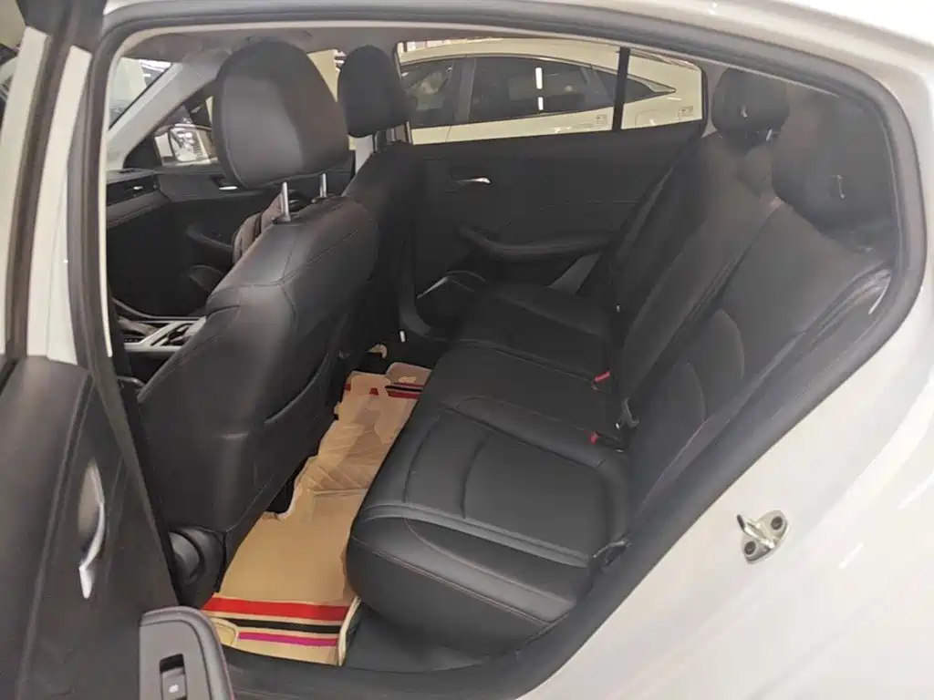 Roewe i5 2025 2023 1.5L CVT Luxury Edition