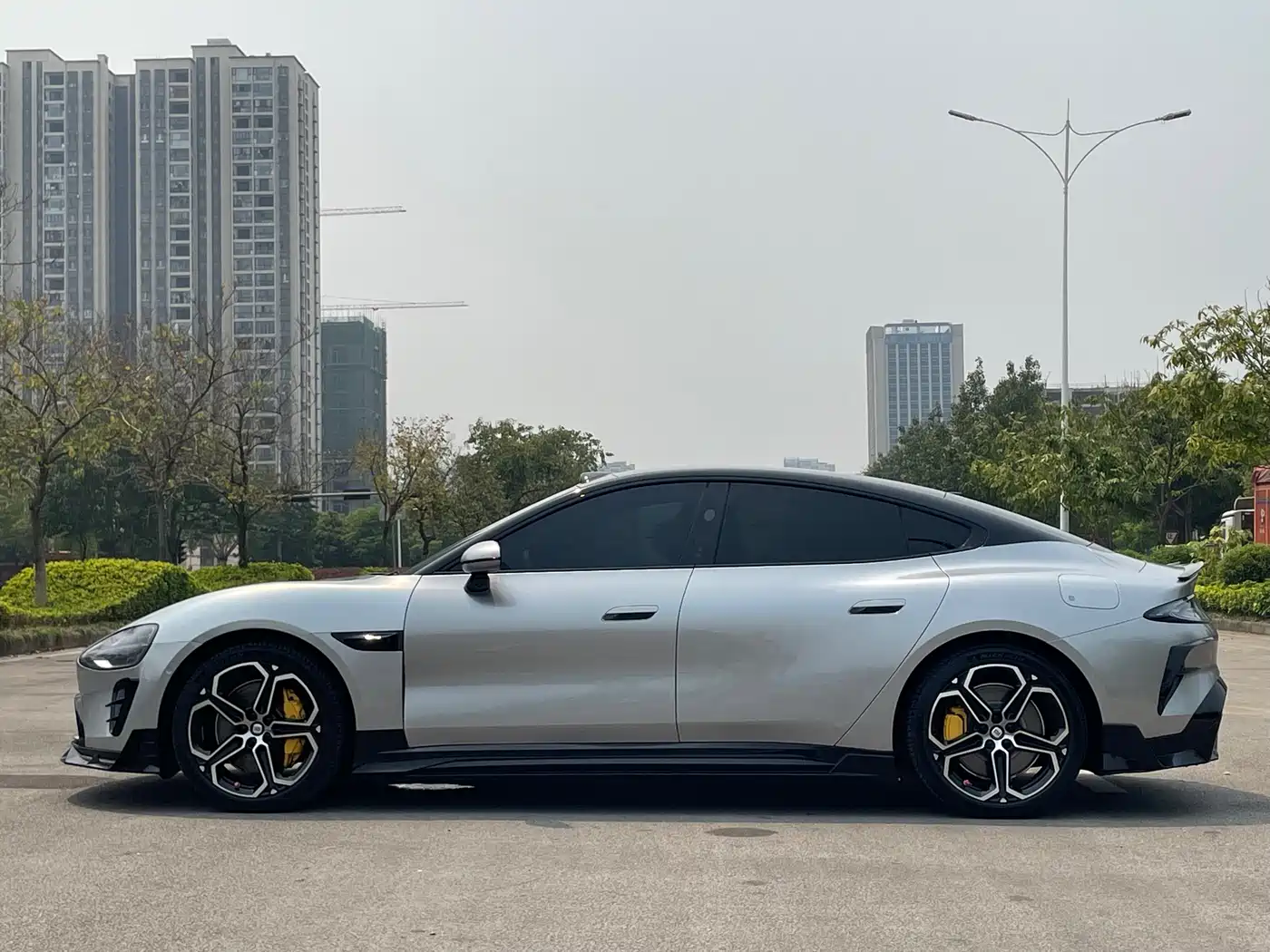 XIAOMI CAR XIAOMI SU7