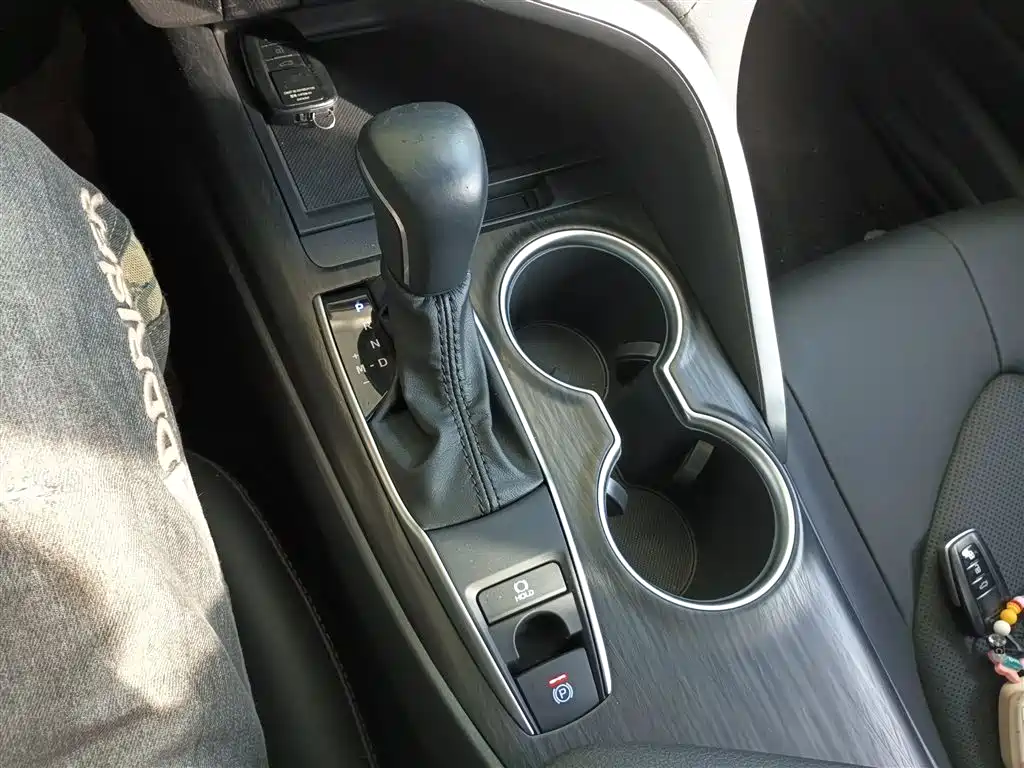 Toyota Camry 2021 2.0G Luxury Edition фото 14