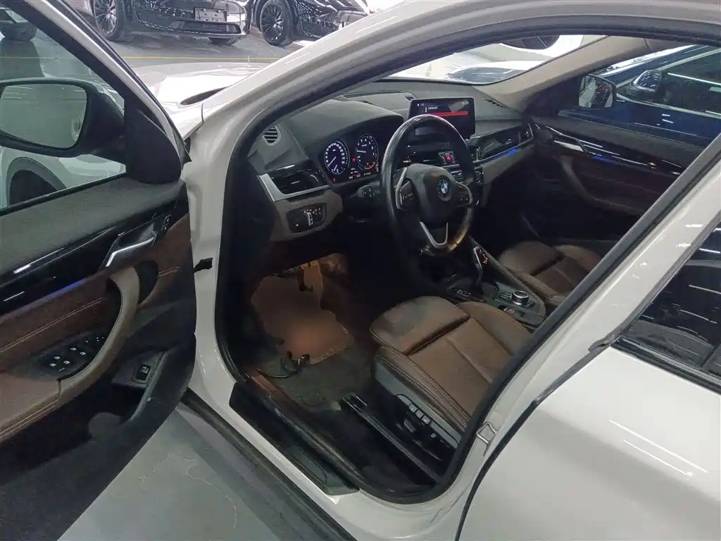 BMW X1 2020 sDrive25Li Leading Model фото 13