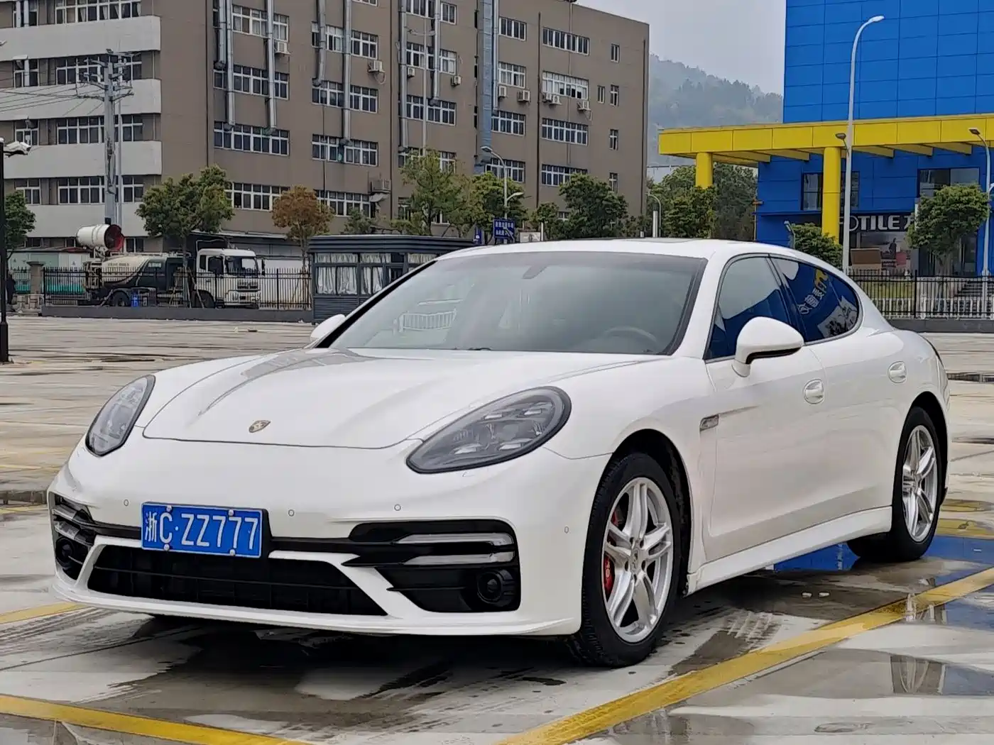 Porsche Panamera 2010 Panamera 4 3.6L