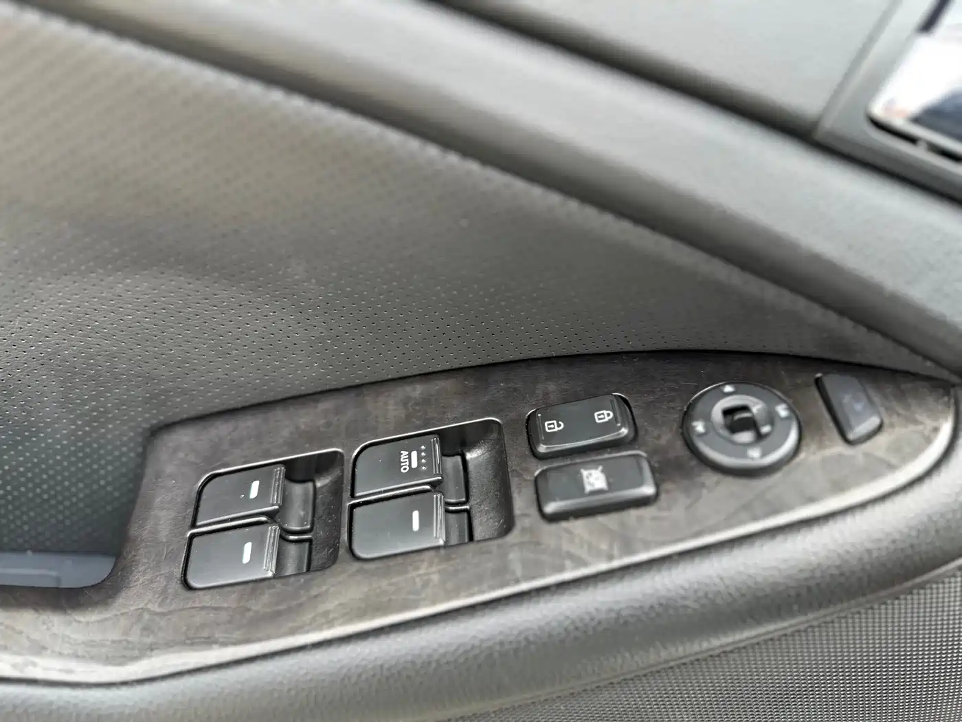 Kia K5 2012 2.0L Automatic DLX фото 27