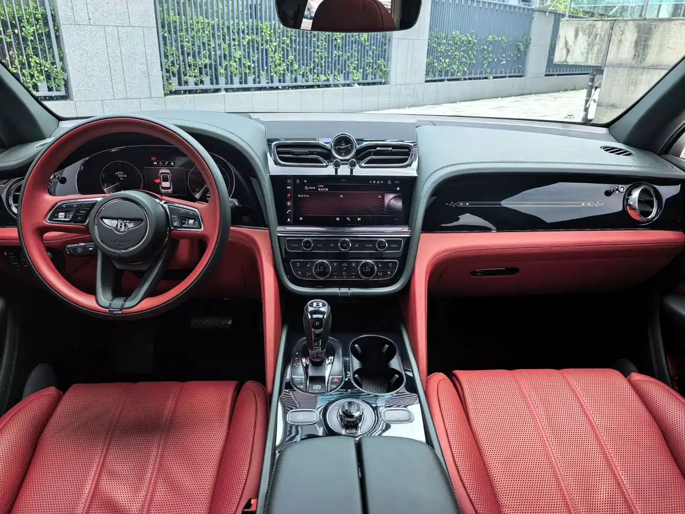 Bentley Bentayga 2024 2023 4.0T V8 Long Wheelbase Version