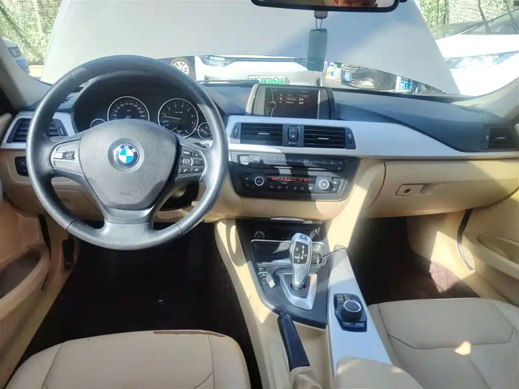 BMW 3 Series 2014 320i Fashion фото 7