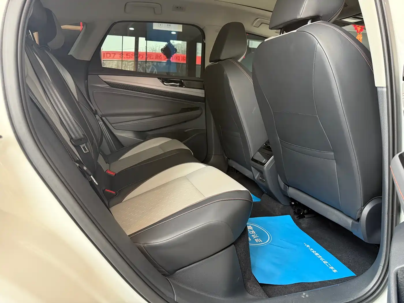 VOLKSWAGEN ID.7 VIZZION