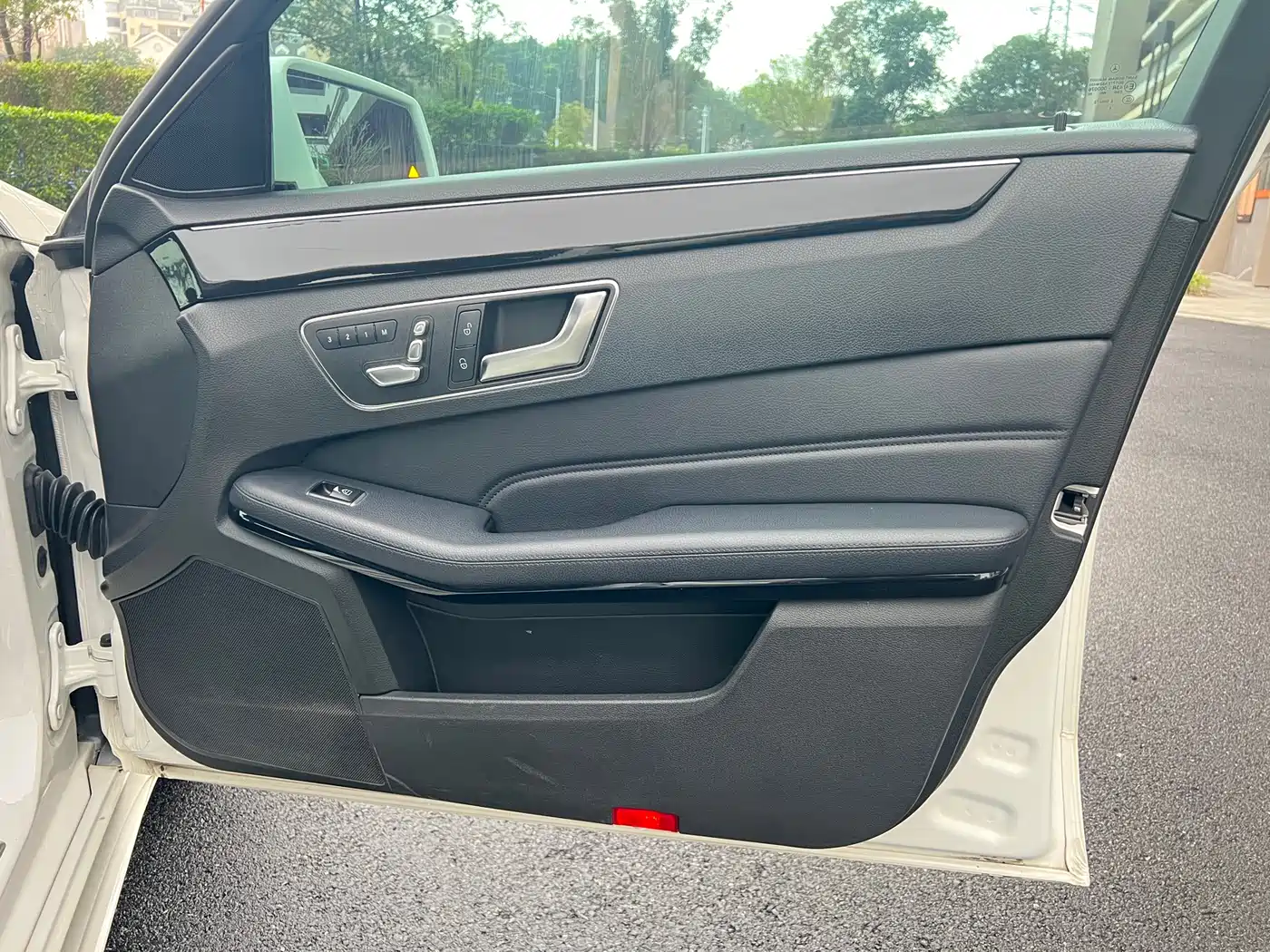 Mercedes-Benz E-Class 2015 Facelift E 260 L Sport фото 25