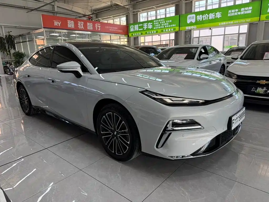 Geely Galaxy Galaxy Xingyao 8 2026 2025 130km EM-i Premium Edition