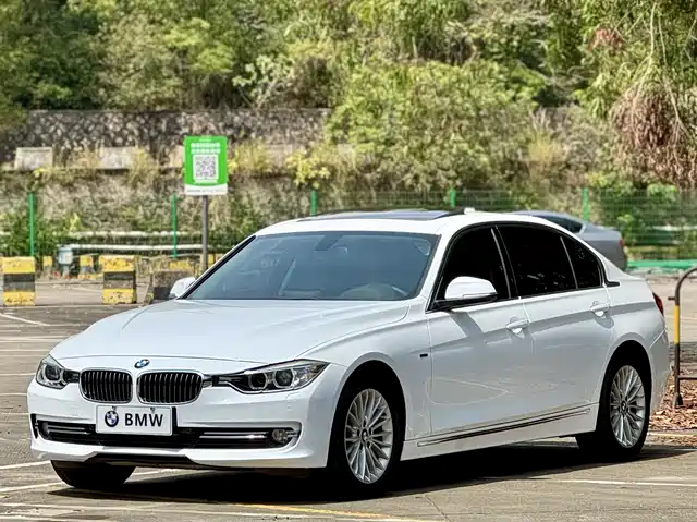 BMW 3 SERIES