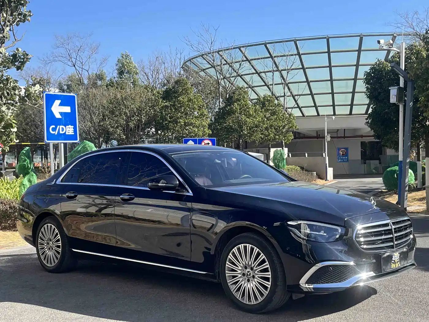 Mercedes-Benz E-Class 2023 E 300 L Fashion фото 3