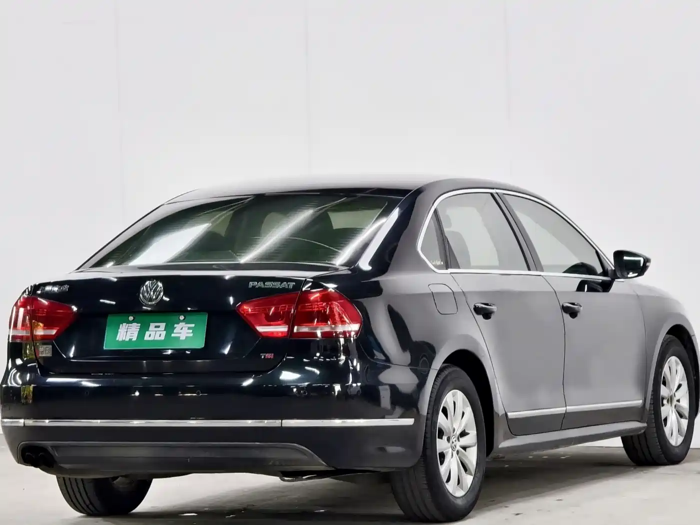 Volkswagen Passat 2011 1.8TSI Automatic Premium Edition фото 4