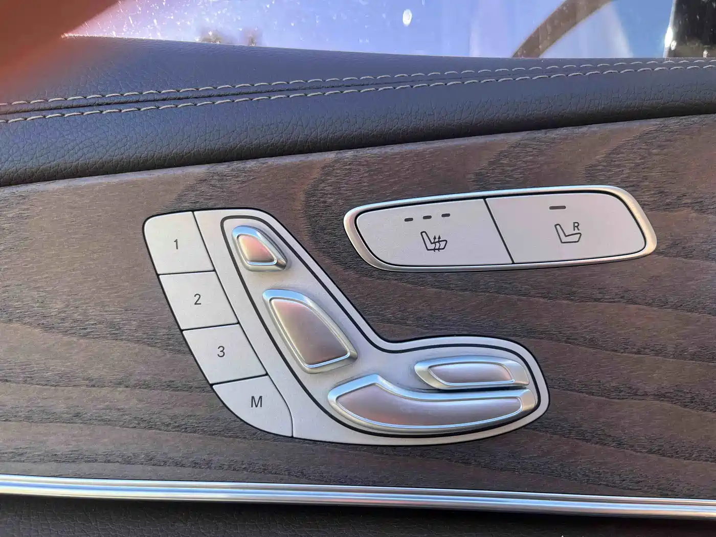 Mercedes-Benz E-Class 2023 E 300 L Fashion фото 4