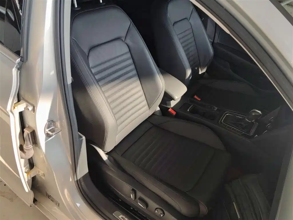 Volkswagen Magotan 2019 330TSI DSG Leading China V фото 17