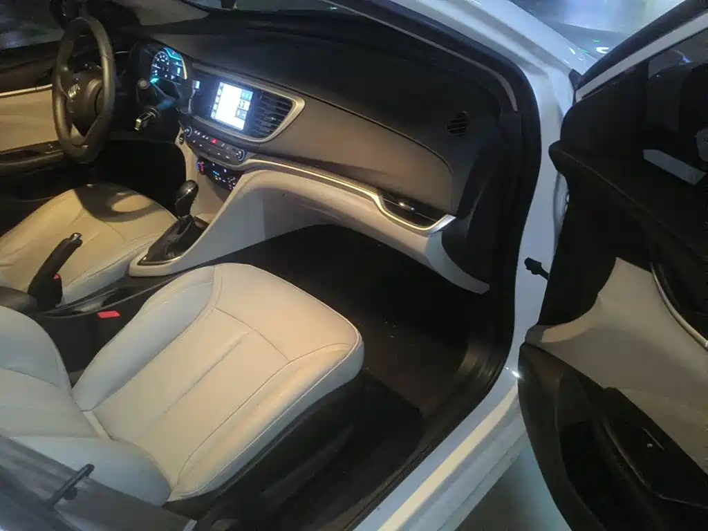 Photo 13 - Buick Excelle