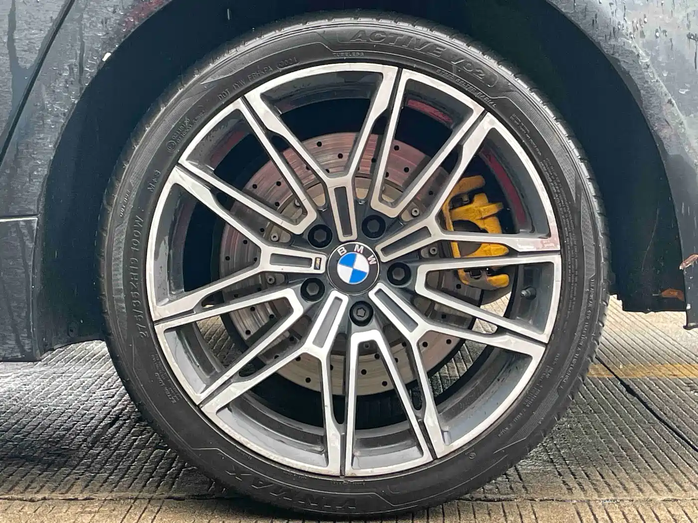 BMW 5 Series 2011 523Li Leading фото 12
