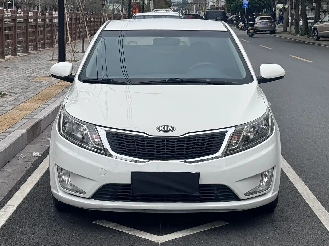 Kia K2 2012 Sedan 1.4L AT GLS Commemorative Edition