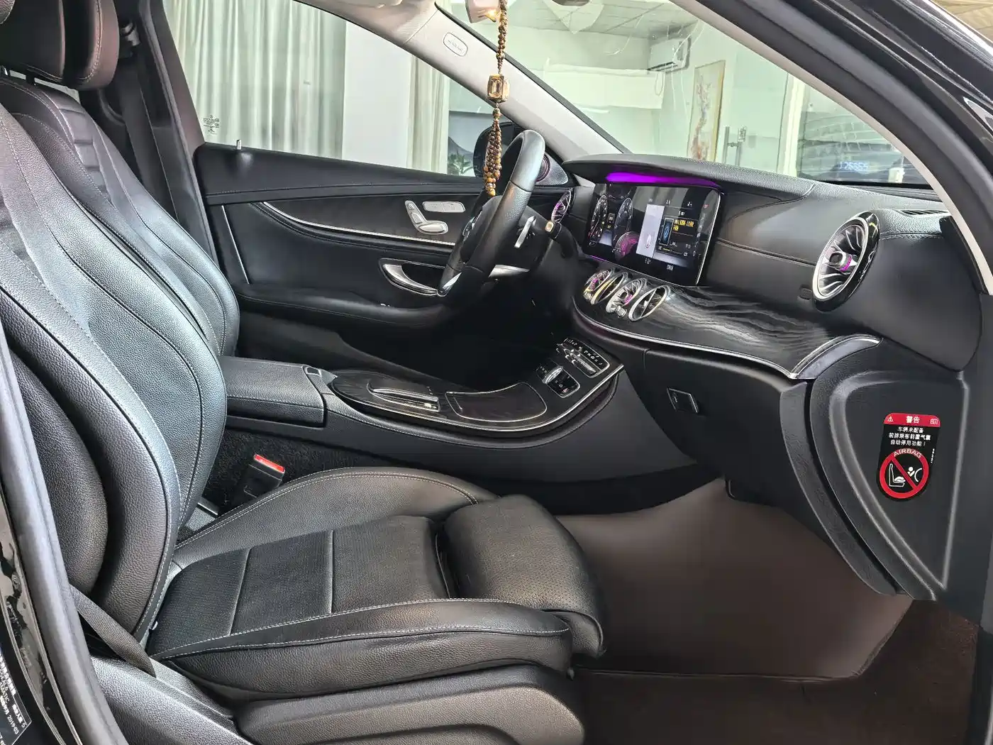 Фото 9 - Mercedes-Benz E-Class
