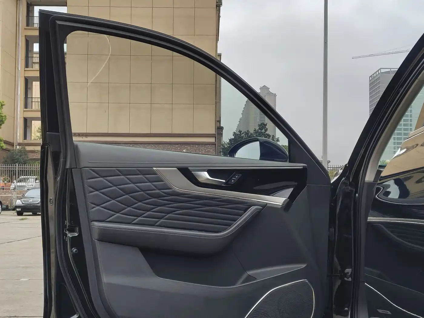 Hongqi HS5 2022 2.0T Smart Connection Flag Enjoy 4WD Shopping Edition фото 7
