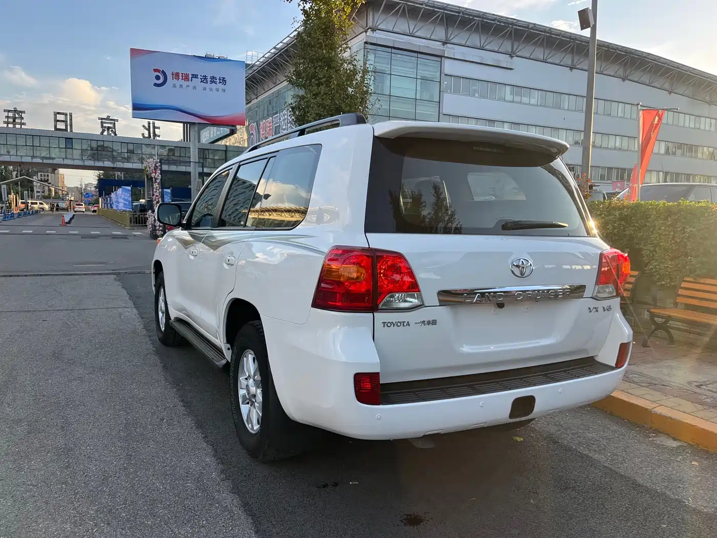 Toyota Land Cruiser 2012 4.0L Automatic VX фото 2