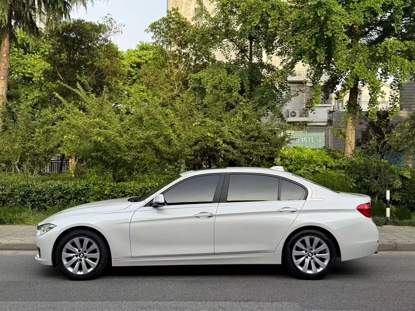 BMW 3 Series 2017 318Li Fashion фото 8