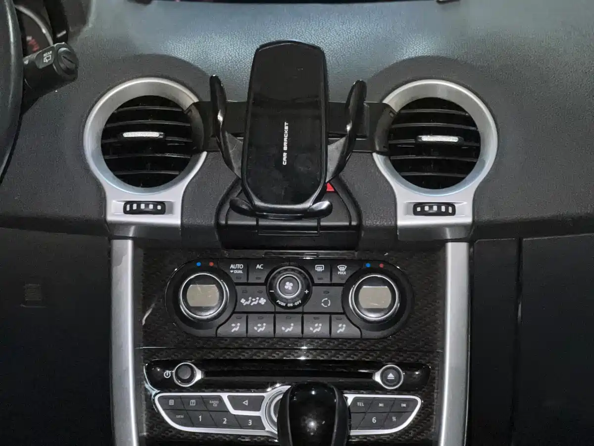 Renault Koleos (Import) 2010 2010 2.5L 4WD Luxury