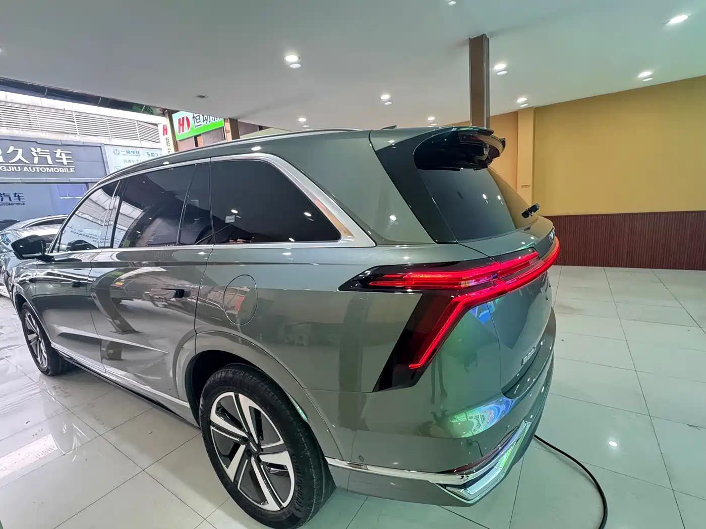 WEI PAI WEI BRAND BLUE MOUNTAIN