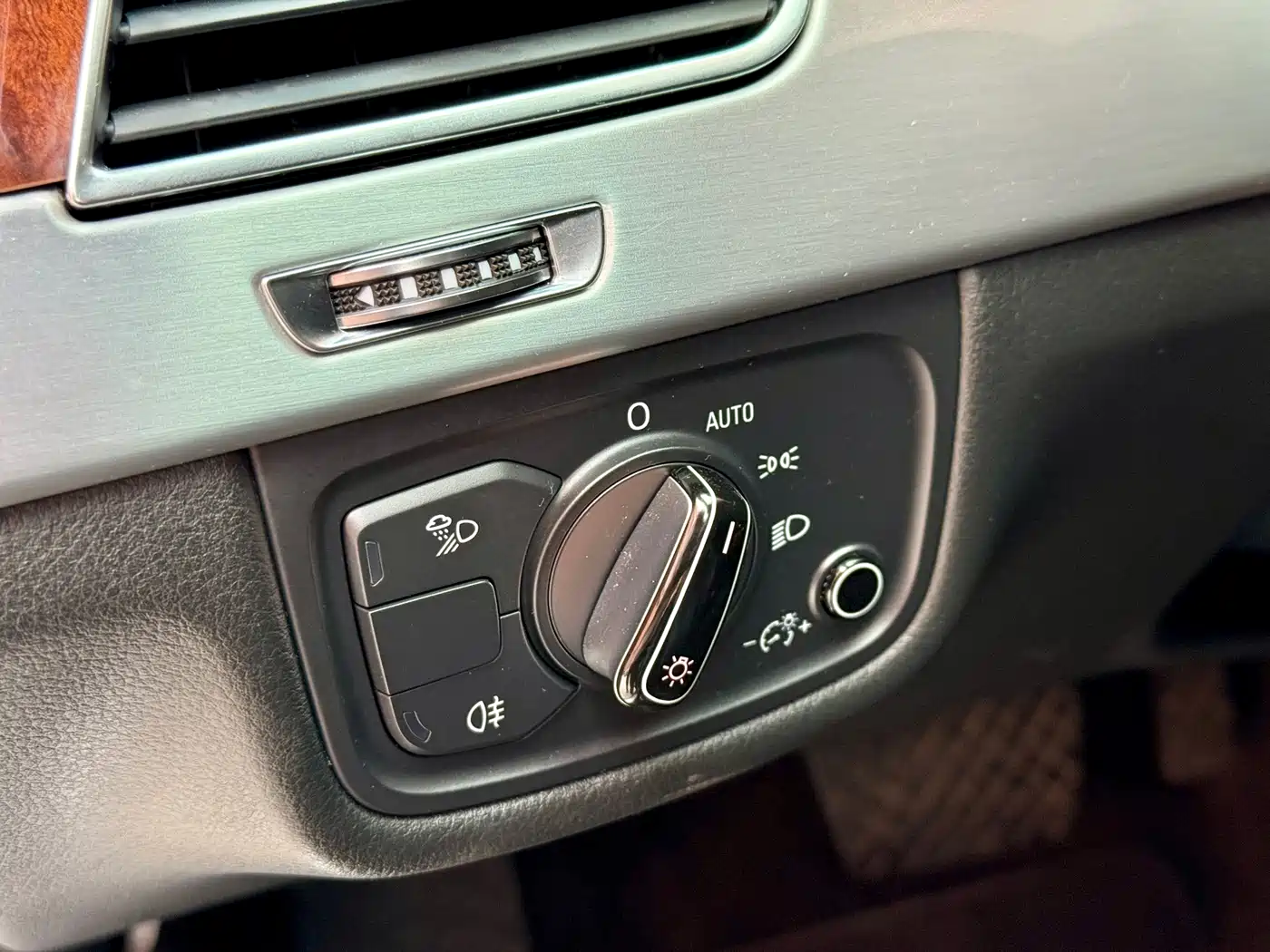 Фото 15 - Audi A8