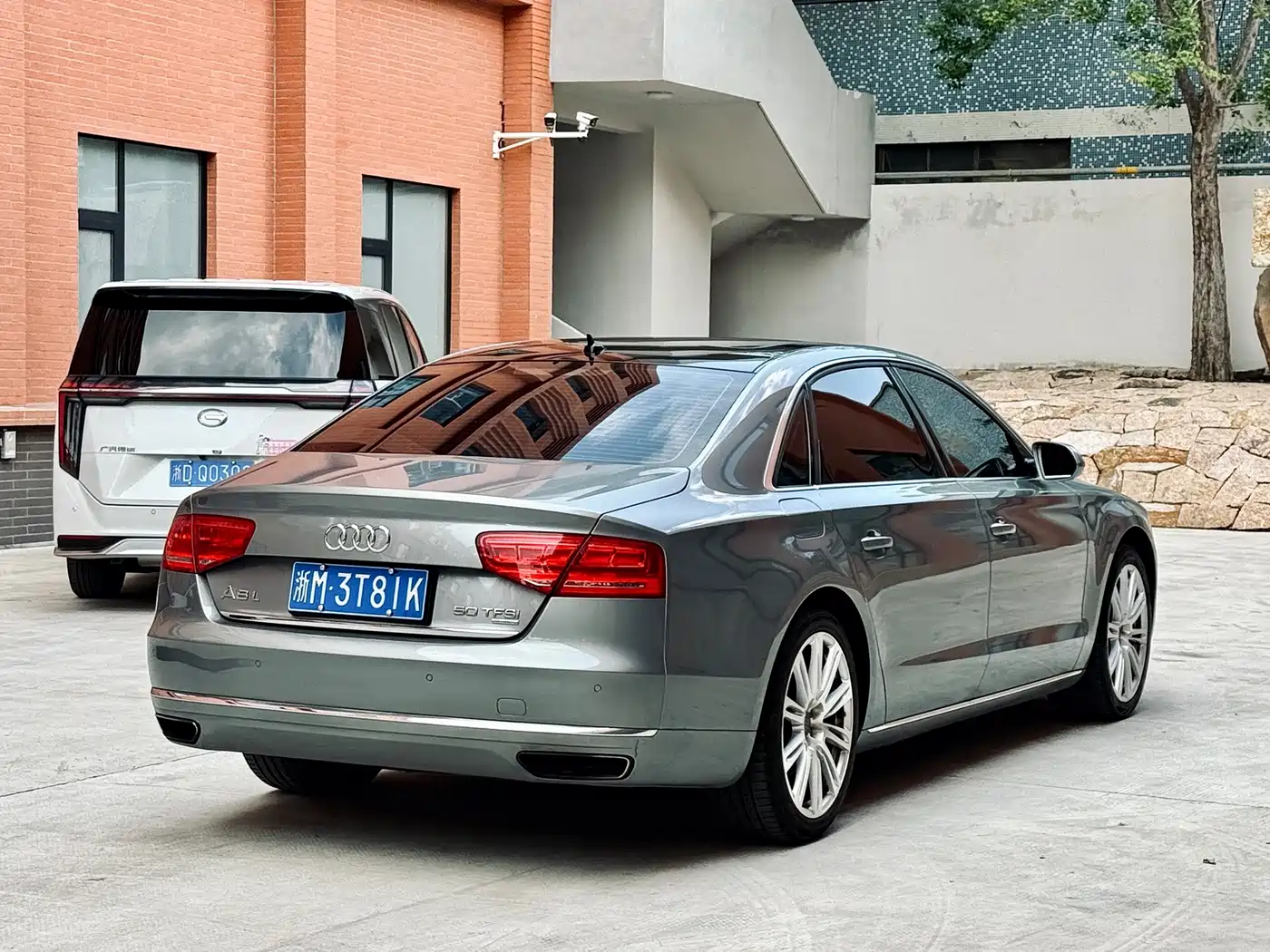 Фото 4 - Audi A8