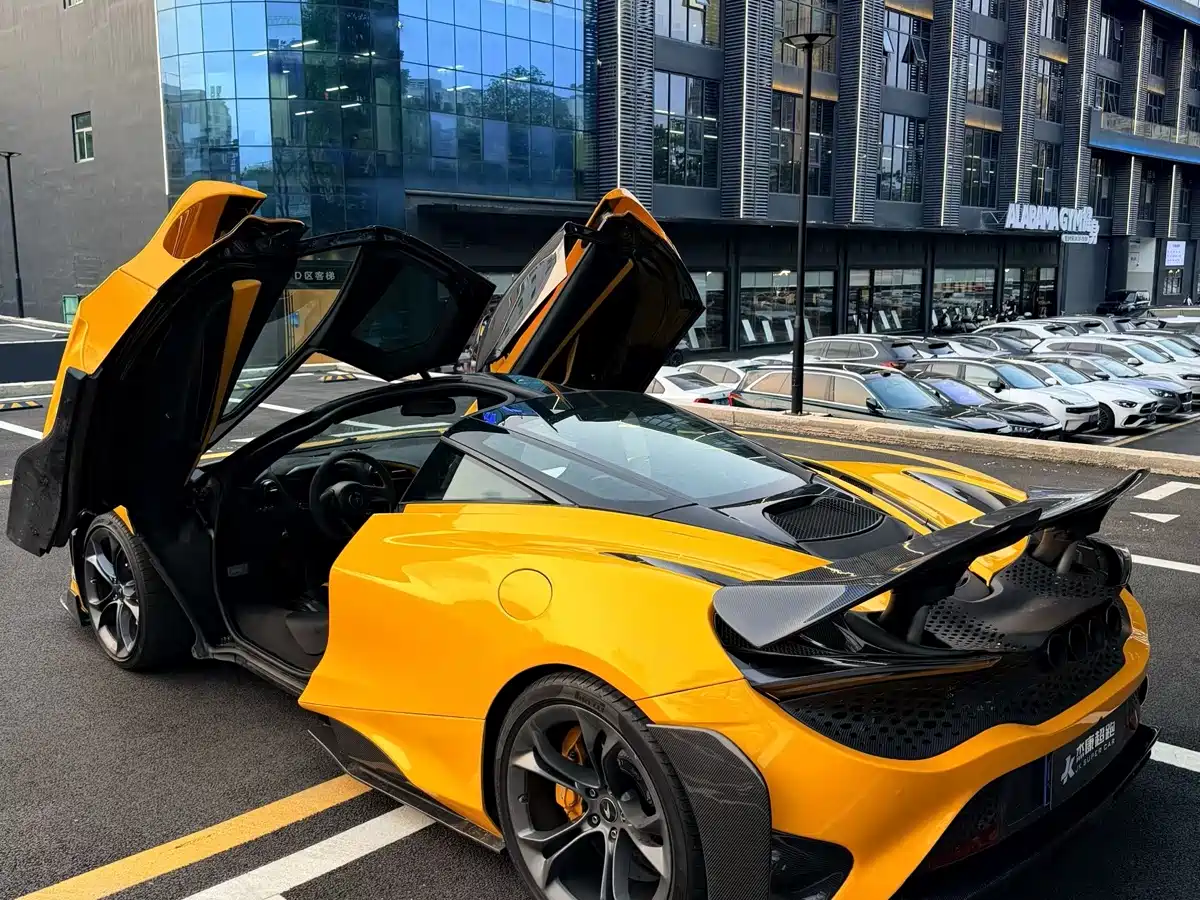 McLaren 720S 2019 4.0T Coupe фото 2