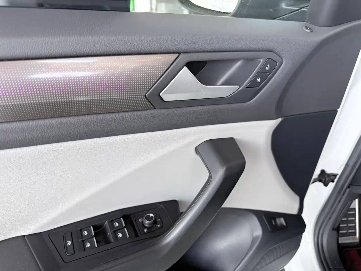 Volkswagen T-ROC 2023 300TSI DSG 2WD Dawn Edition фото 9