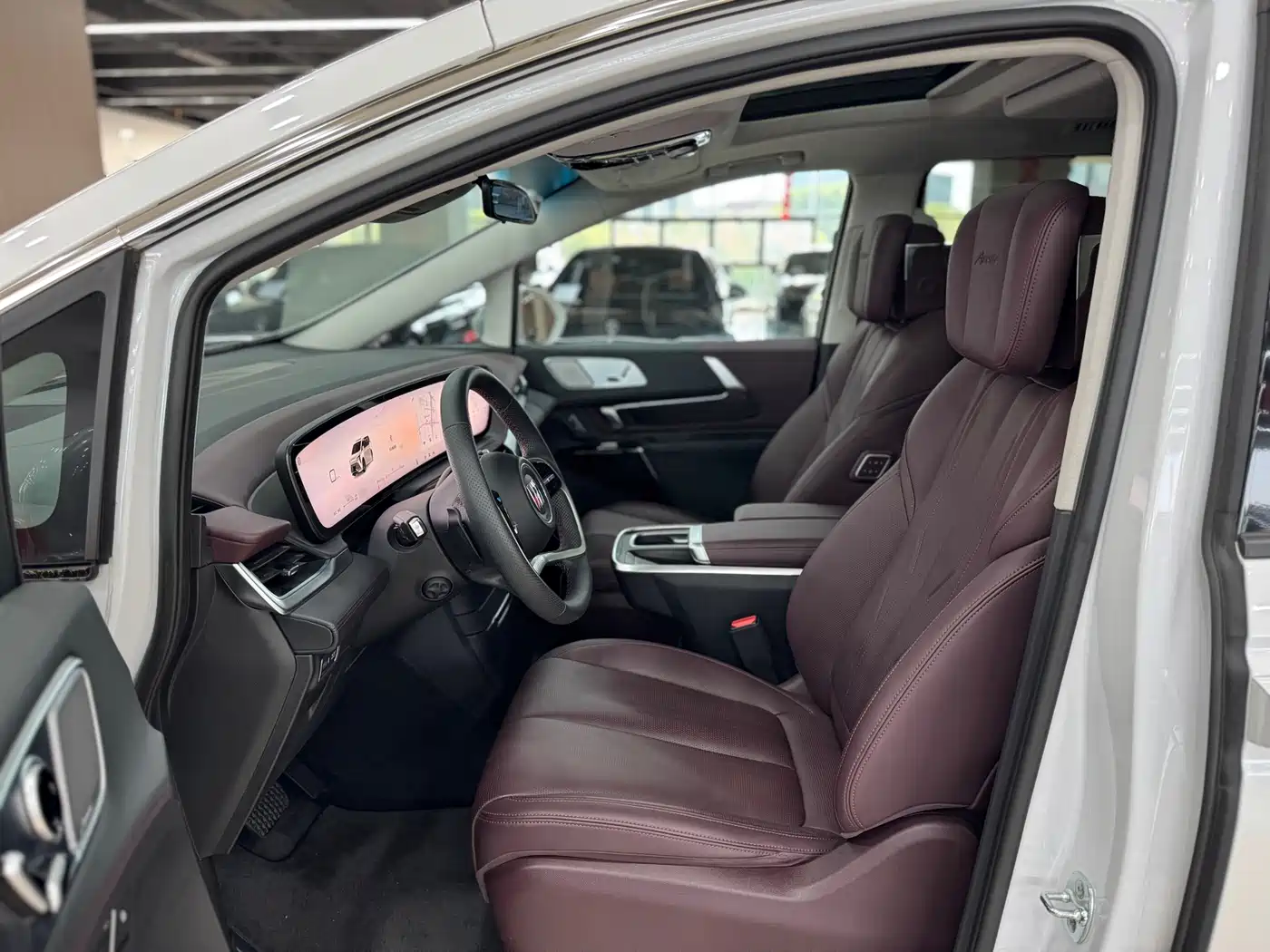 Buick Century 2025 2.0T 7-Seater World Edition фото 6