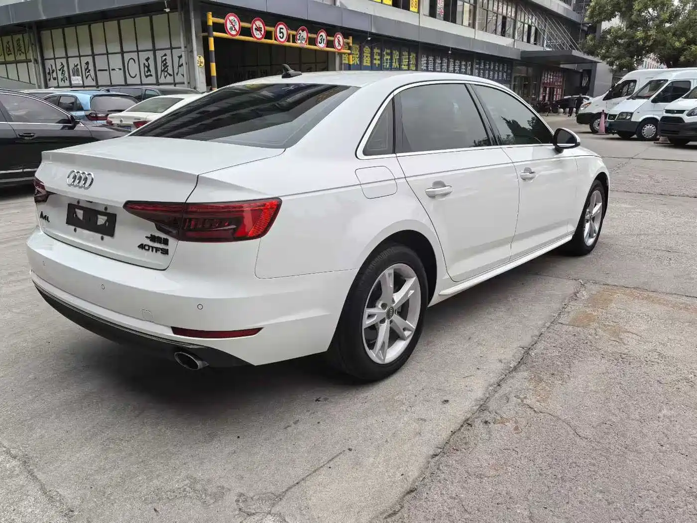 Audi A4L 2017 Plus 40 TFSI Fashion фото 9