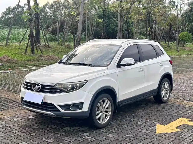 FAW Senya R7 2016 1.6L Manual Comfort
